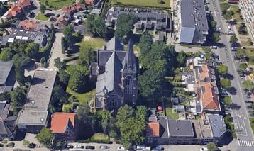 ÉGLISE AVEC TERRAIN disponible aux enchères