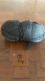 Breiwol haakwol zeer mooie grijze kleur 1 bol van 97 gr, Hobby en Vrije tijd, Breien en Haken, Ophalen, Zo goed als nieuw