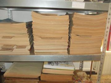 LOT VAN MEER DAN 1200 GEÏLLUSTREERDE AVONDJAREN 1930 - 1973 beschikbaar voor biedingen