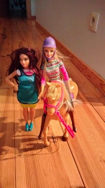 2x Barbie + cheval beschikbaar voor biedingen