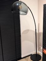 vloerlamp met rookglas kap – zwart, Huis en Inrichting, Lampen | Vloerlampen, Ophalen of Verzenden, Zo goed als nieuw, Kunststof