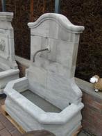 fronton van een blauwe stenen fontein met een koperen waters, Tuin en Terras, Ophalen, Nieuw, Hardsteen, Fontein