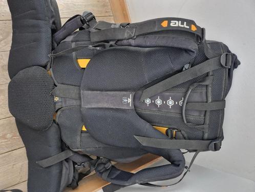 Forclaz Symbium 70+10L wandelrugzak Quechua regenhoes, Handtassen en Accessoires, Tassen | Sporttassen, Zo goed als nieuw, Unisex volwassen
