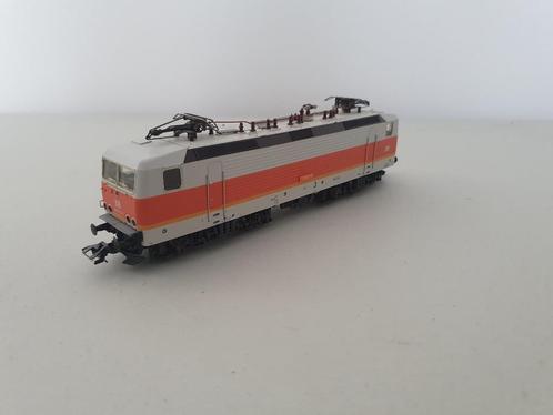 MarklinH0 3445 E-locomotief BR 143 van de DB 5 sterren motor, Hobby en Vrije tijd, Modeltreinen | H0, Zo goed als nieuw, Locomotief