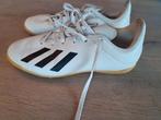 Voetbalschoenen indoor maat 34, adidas, Sport en Fitness, Voetbal, Ophalen, Zo goed als nieuw