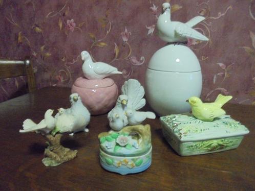 7BIBELOTS " motifs colombes" Faïence - biscuit -porc.- NEUF, Collections, Collections Animaux, Neuf, Statue ou Figurine, Oiseaux