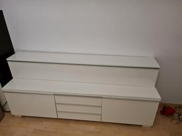 Kast Ikea beschikbaar voor biedingen