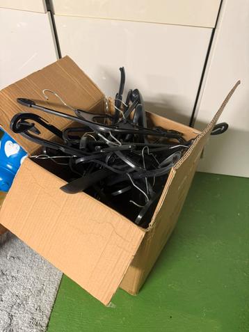 Kapstokken gratis beschikbaar voor biedingen