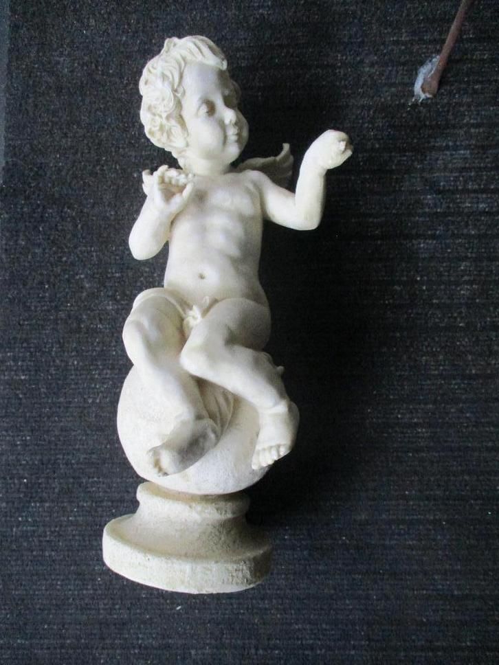 Half grote  CUPIDO ENGEL  44 cm H. ( kunststof ), Collections, Statues & Figurines, Utilisé, Envoi