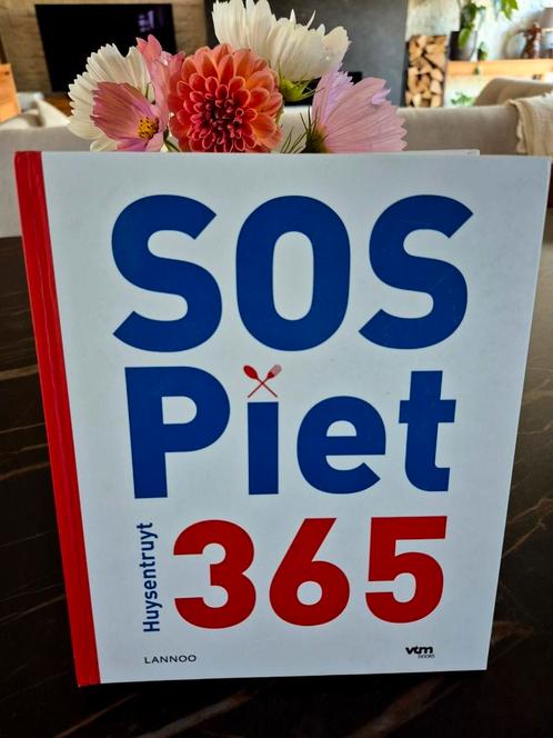 Piet Huysentruyt - SOS Piet 365, Boeken, Kookboeken, Nieuw, Ophalen of Verzenden