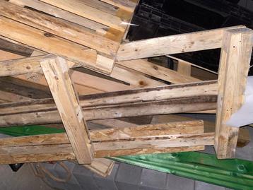 Gratis 15-tal houten paletten  beschikbaar voor biedingen