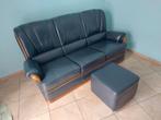 Mooie kwalitatieve lederen drie en tweezit zetel + poef, Ophalen, Gebruikt, Rechte bank, Leer