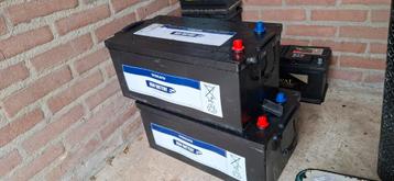 2x Volvo AGM Accu 12V 210Ah 1200A – Zwaar Uitvoering –ZGAN! beschikbaar voor biedingen