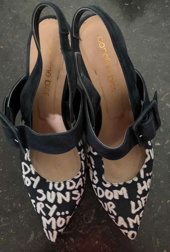 Caroline Biss 41 mooie pumps met brede gesp Donkerblauw, Kleding | Dames, Schoenen, Zo goed als nieuw, Pumps, Blauw, Ophalen of Verzenden