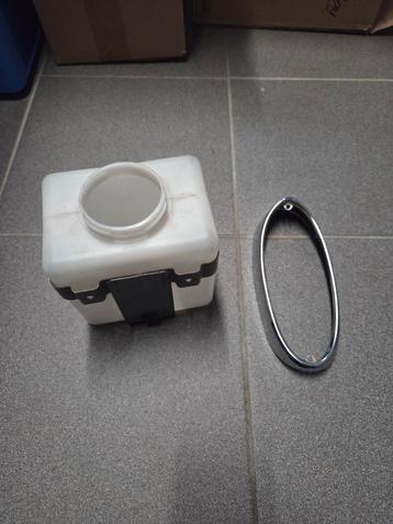 Ruitensproeiereservoir Volvo Amazon P1800 PV 142 144 164  beschikbaar voor biedingen