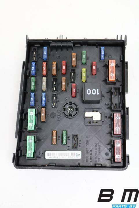 Zekeringkast in motorruimte VW Tiguan 5N 3C0937125A, Auto-onderdelen, Elektronica en Kabels, Gebruikt