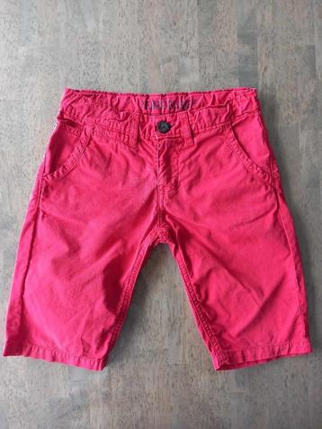 rode short maat 128 terre bleue beschikbaar voor biedingen