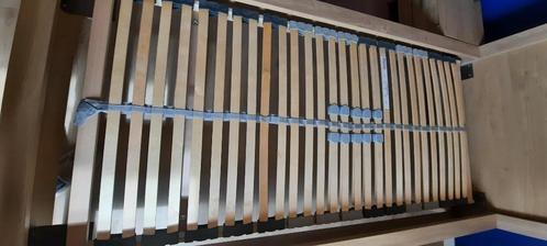 Massief eenpersoonsbed met lattenbodem, Huis en Inrichting, Slaapkamer | Bedden, Zo goed als nieuw, Eenpersoons, 90 cm, Hout, Beige