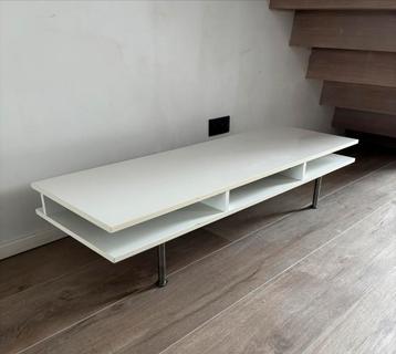IKEA TV-meubel beschikbaar voor biedingen