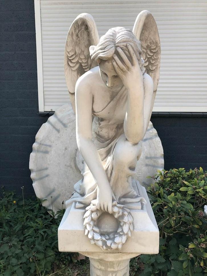 Beau grand ange agenouillé, image magnifiquement nette, Jardin & Terrasse, Statues de jardin, Ange, Pierre, Enlèvement ou Envoi