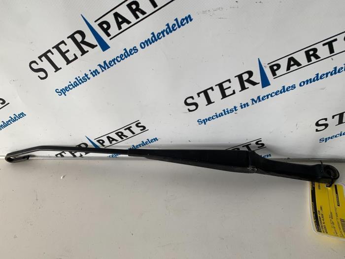 Ruitenwisserarm voor van een Mercedes ML-Klasse, Auto-onderdelen, Ruiten en Toebehoren, Mercedes-Benz, Gebruikt, 3 maanden garantie