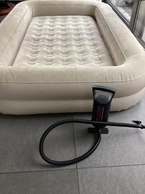 Intex Kinderluchtbed (Kidz Travel Bed Set) met pomp, Caravans en Kamperen, Luchtbedden, Gebruikt, 1-persoons, Ophalen