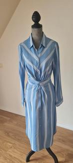 Mooie zijdeachtige blauwe jurk maat S/M Kilky, Comme neuf, Taille 38/40 (M), Bleu, Sous le genou