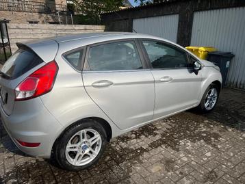 Ford fiesta titanium, Auto's, Euro 5, Radio, Zwart, Particulier