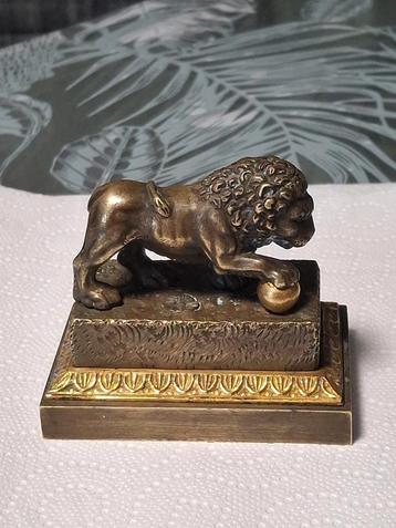 lion en bronze authentique  XIXème beschikbaar voor biedingen