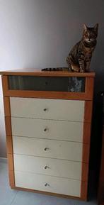 Plaatsbesparende hoge commodekast, Enlèvement