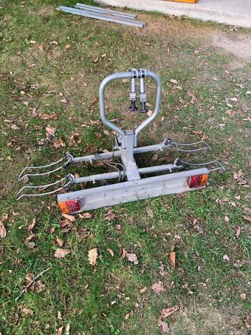 Porte-vélo en métal à fixer sur la boule d’attelage beschikbaar voor biedingen