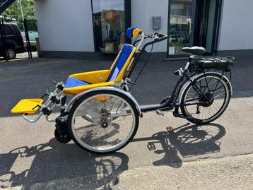 Vélo en fauteuil roulant Huka Duet avec moteur NEW ACTION -4, Neuf, Autres marques, Vitesses, Enlèvement