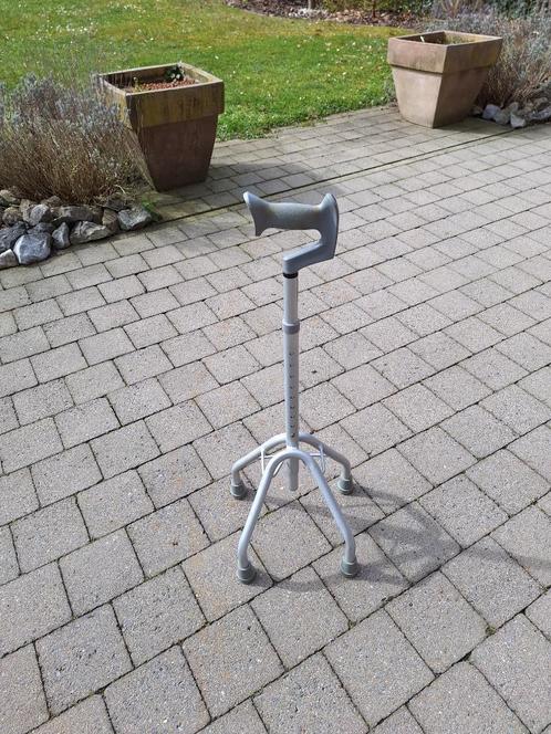 Quadripode comme neuf, Diversen, Rollators, Zo goed als nieuw, Lichtgewicht, Ophalen