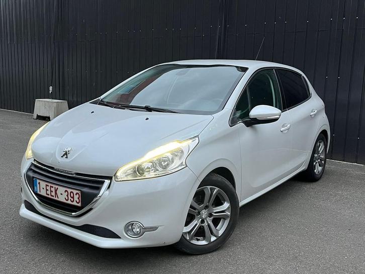Peugeot 208 1.2 Benzine, Auto's, Peugeot, Particulier, Benzine, Euro 5, Monovolume, Handgeschakeld, Wit, Dealer onderhouden, Ophalen