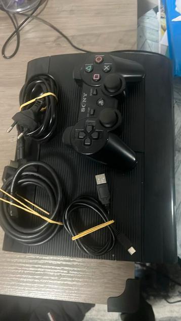 Ps3 + controller + cabels en lader + gta beschikbaar voor biedingen