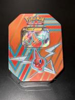 Pokemon Rotom unsealed metal box, Hobby en Vrije tijd, Verzamelkaartspellen | Pokémon, Ophalen of Verzenden, Nieuw, Meerdere kaarten