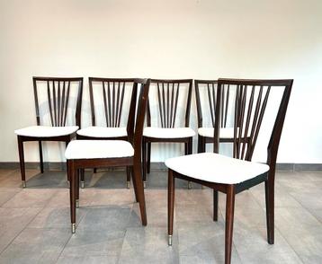 6 vintage spijlen stoelen beschikbaar voor biedingen