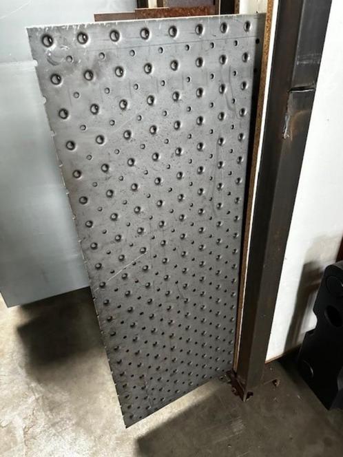 GEPERFOREERDE STAALPLATEN (3 STUKS), Doe-het-zelf en Bouw, Metalen, Nieuw, Ophalen