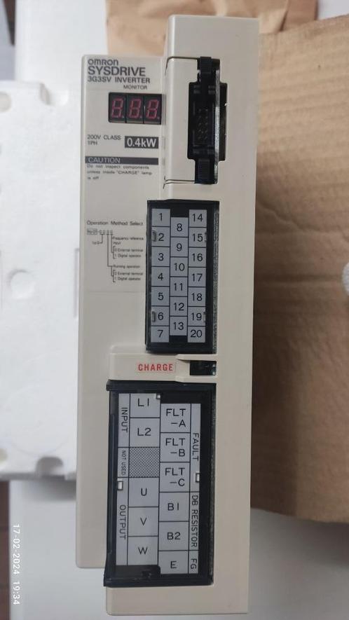 Contrôleur de fréquence Omron 3G3SV 0,4 kW, inverseur, Hobby & Loisirs créatifs, Composants électroniques, Neuf, Enlèvement ou Envoi