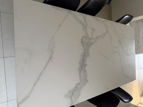 Witte Marmeren Eettafel met 6 zwarte stoelen, Huis en Inrichting, Tafels | Eettafels, Zo goed als nieuw, 100 tot 150 cm, 200 cm of meer