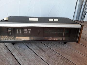 réveil flip radio REALISTIC Continental 104 /1970,état neuf