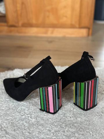 Damesschoenen, echt suède beschikbaar voor biedingen