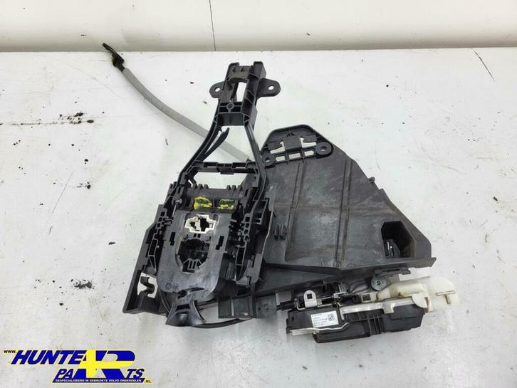 Deurslotmechaniek rechtsvoor Volvo V40 ('12-'19) 31391823, Auto-onderdelen, Klein materiaal, Volvo, Gebruikt, Ophalen of Verzenden
