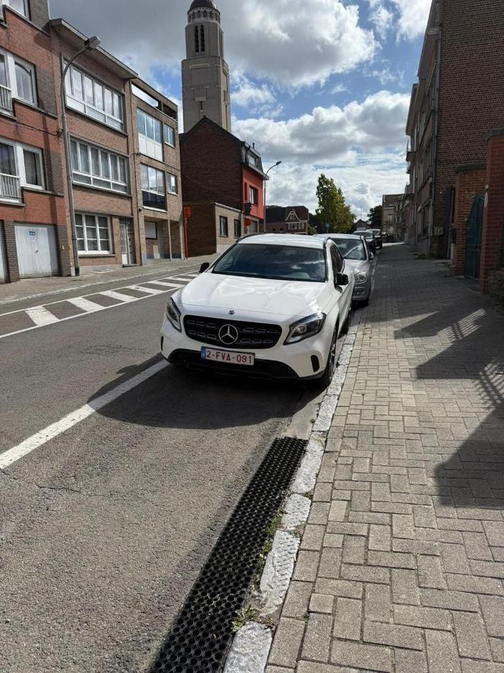 mooie tweedehandswagen te koop, Auto's, Mercedes-Benz, Particulier, GLA, Benzine, Euro 5, Stadsauto, 5 deurs, Automaat, Wit, Zwart