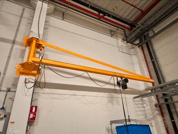 Demag zwenkarm takel beschikbaar voor biedingen