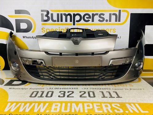 BUMPER Renault Megane 3 Facelift  2012-2016 VOORBUMPER 2-F4-, Auto-onderdelen, Carrosserie, Bumper, Voor, Gebruikt, Ophalen of Verzenden