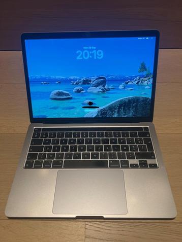MacBook Pro (13-inch, M1, 2020) beschikbaar voor biedingen