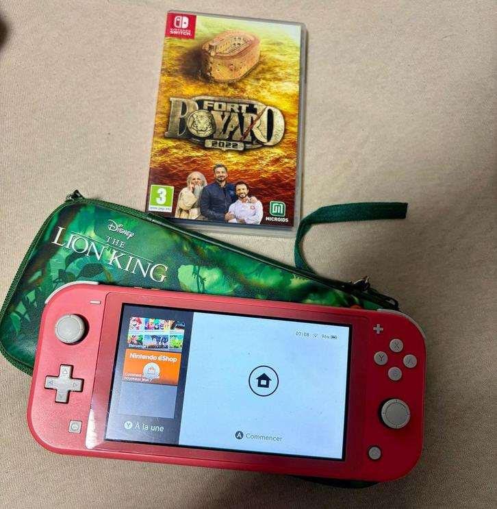 Switch lite rose, Consoles de jeu & Jeux vidéo, Consoles de jeu | Nintendo Switch Lite, Utilisé, Rose ou Corail, Avec housse de protection ou sac