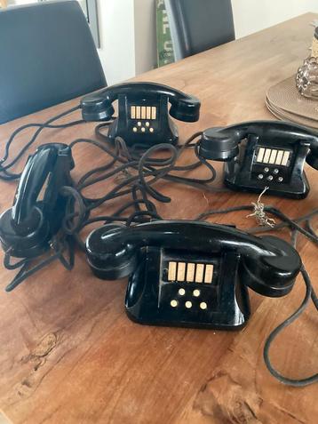 Set oude telefoons.