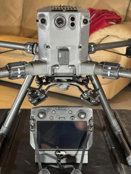 DJI Matrice 300 RTK (M300RTK), Audio, Tv en Foto, Drones, Zo goed als nieuw, Drone zonder camera, Ophalen of Verzenden